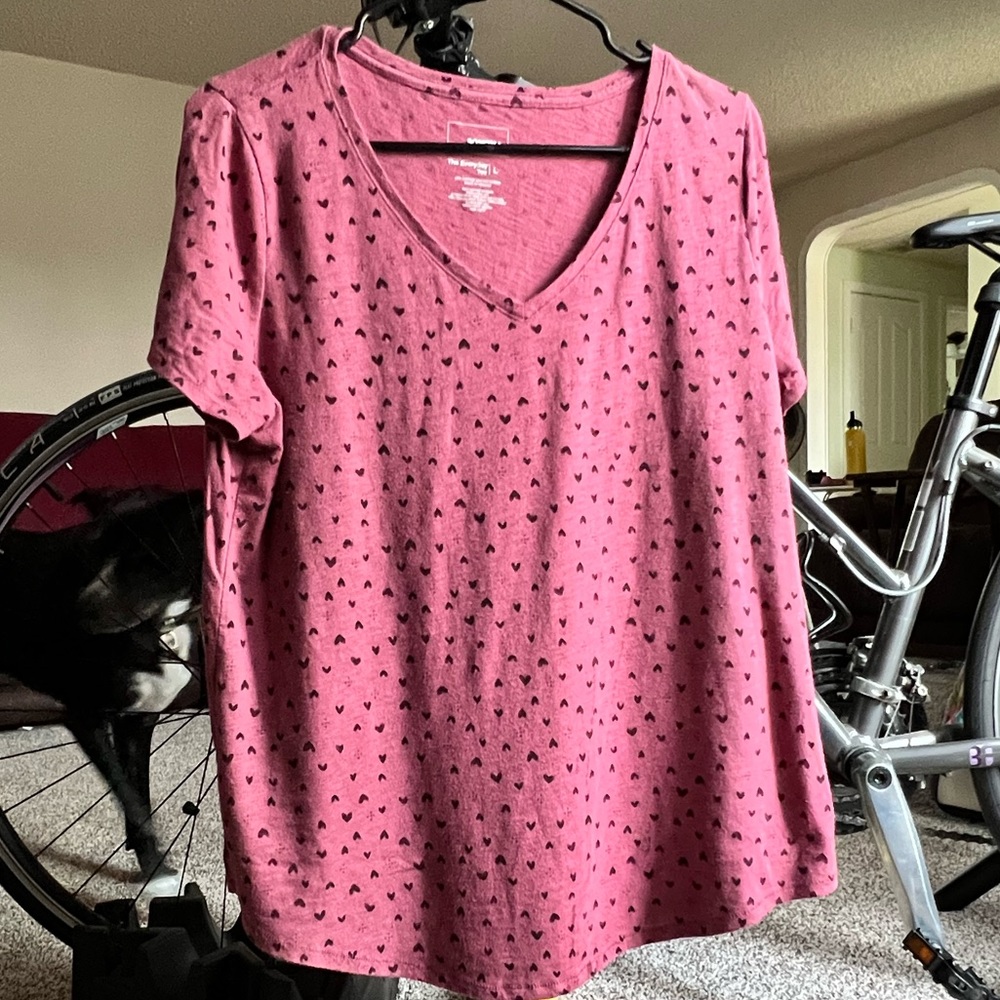 Pink Tshirt with Black hearts🖤